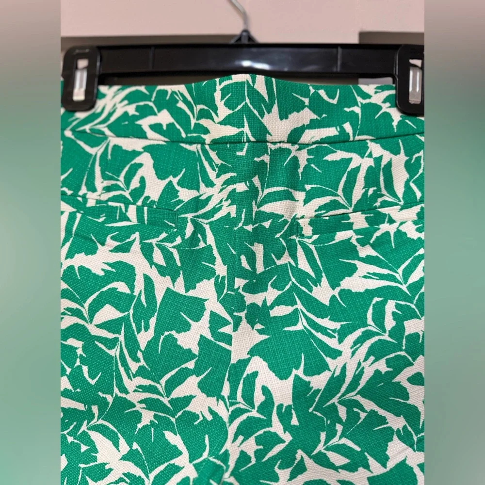 J Crew Cotton Green/White Sorts, size 4